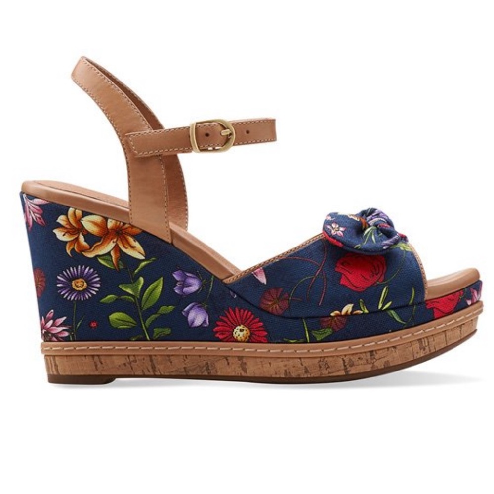 Clarks Navy Amelia Joyce Platform Wedge - Size 8